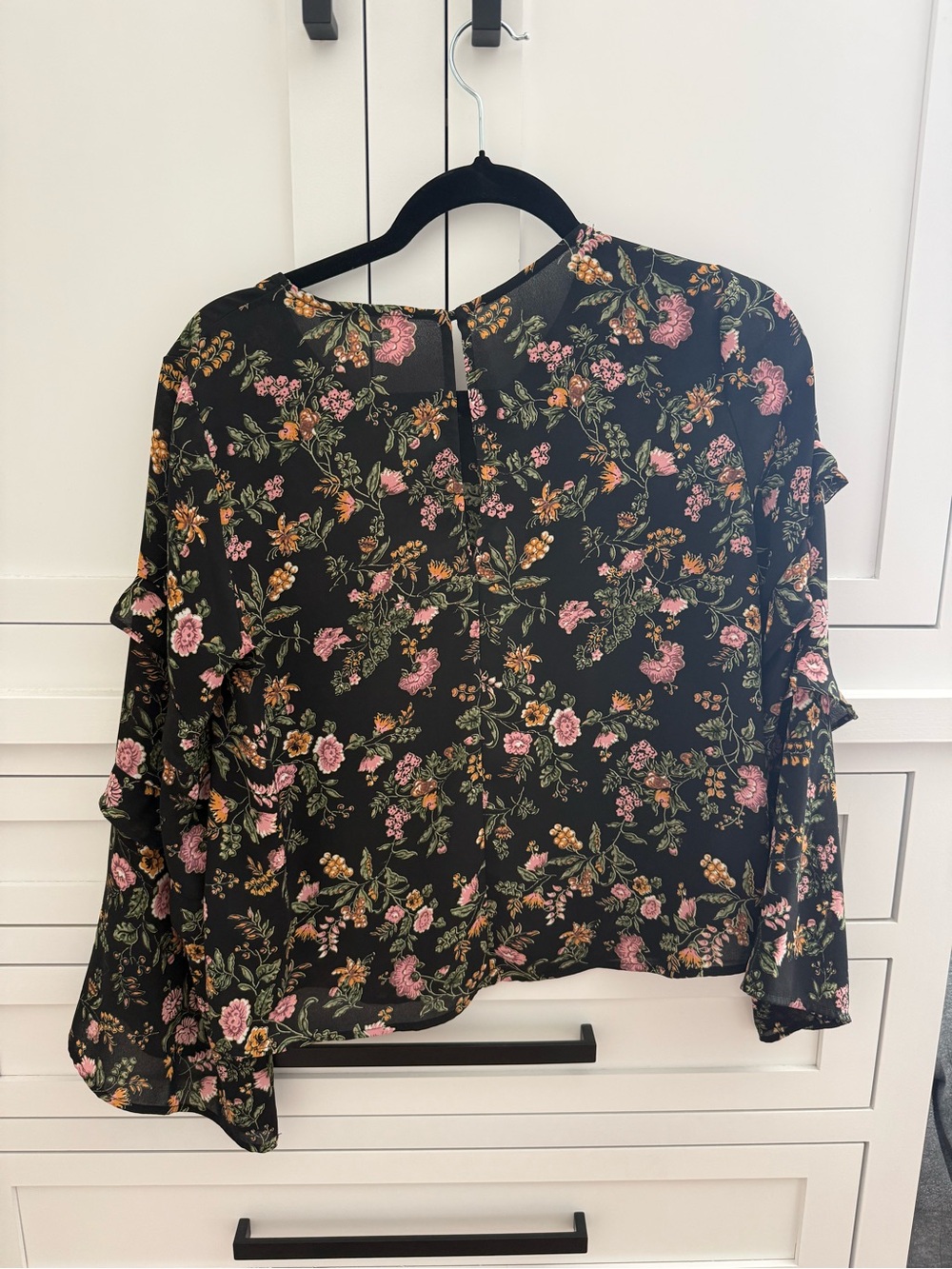 Women's Black Floral Ruffle Long-Sleeve Top - Picture 4 of 6